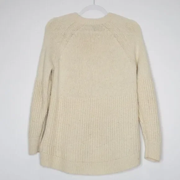 Banana Republic crew neck Italian yarn sweater - Picture 2 of 8